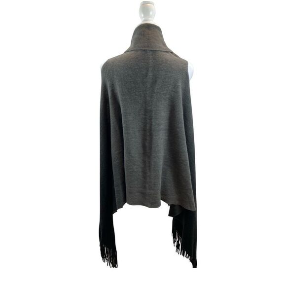 Ladies Fringe Knit Vest Collared Ombré Grey and Black One Size - Picture 6 of 7